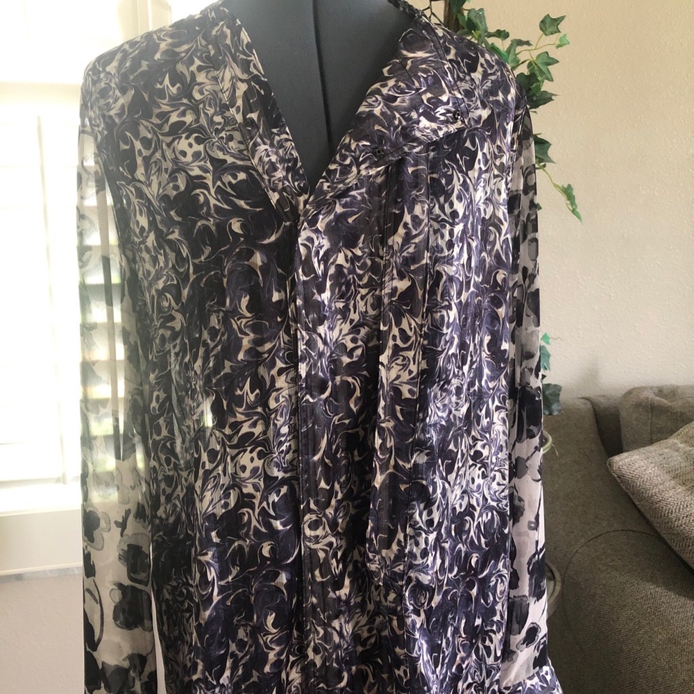 Simply Vera Wang Women’s size L Blouse “chef coat” style front